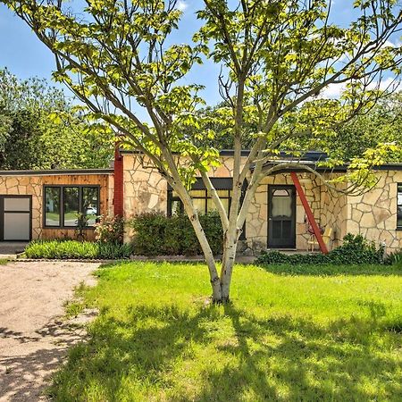 Remodeled Retro Home With Deck, Walk To Main Street! Blanco Exteriör bild